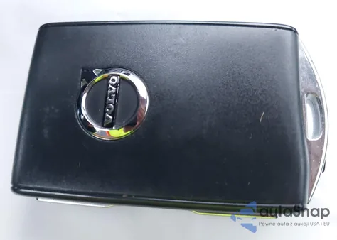 2024 Volvo S60 B5 Plus Dark Theme z USA, uszkodzony, nr VIN 7JRL12TL6RG317749